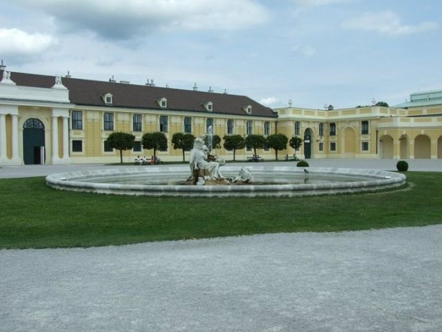 250114_122621894487506_100002190873856_174181_2179335_n