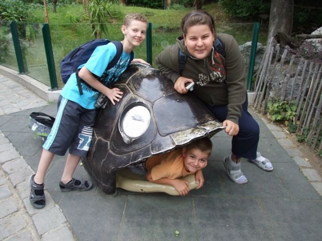 252025_122623957820633_100002190873856_174243_6911463_n