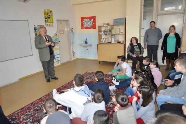 1796681_601108446638846_1488600467_n